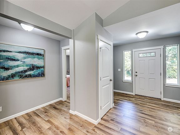 5th image of 11540 Gray Lane NE