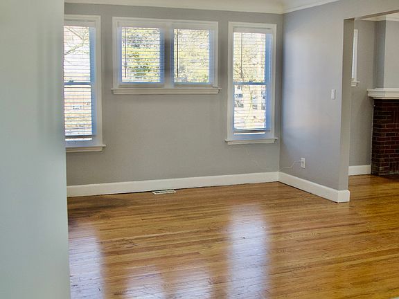 4th image of 8937-8939 Pinehurst Ave