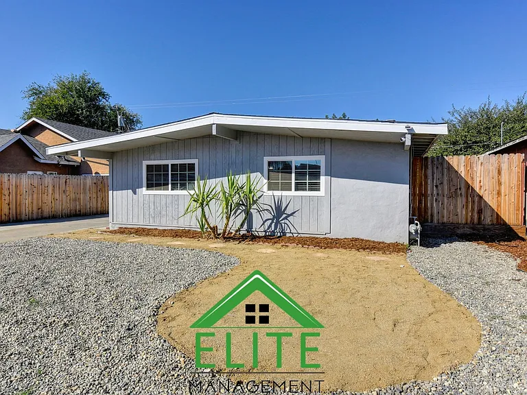 898 Beardsley Dr — Photo 4