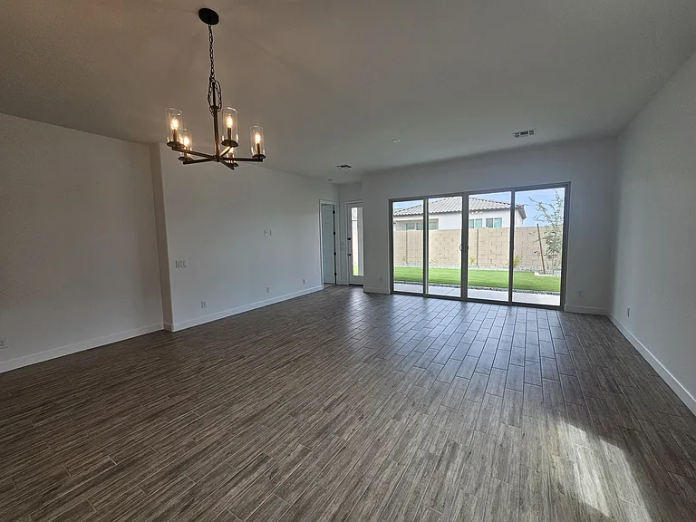 2942 E Manzanilla Ave — Photo 10