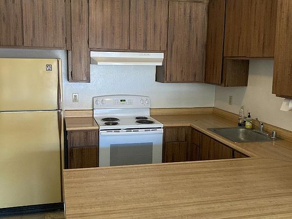 3rd image of 8327 Summerplace Dr