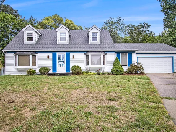 5228 N Falls Church Ct, South Bend, IN 46614