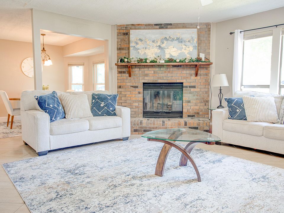 1st image of 200 Seville Cir