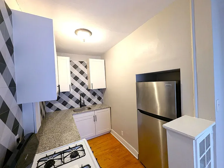 3137 Aldrich Ave S — Photo 16