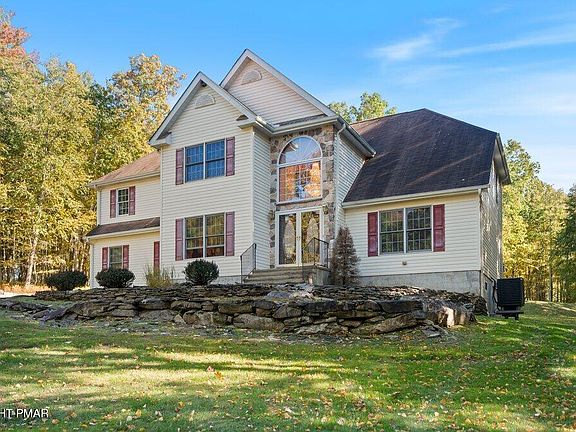 3rd image of 156 Spruce Run Dr