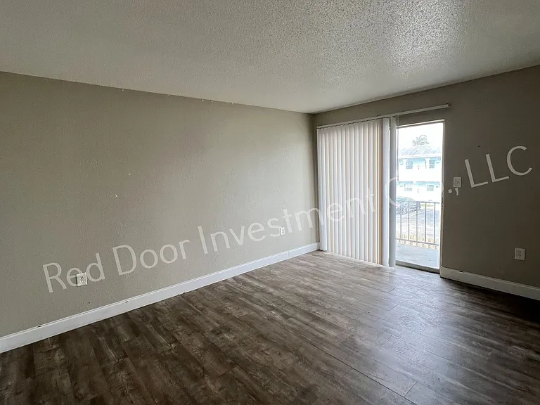 Move In Special 1 & 2 Bedrooms Available Minutes from the River — Photo 19
