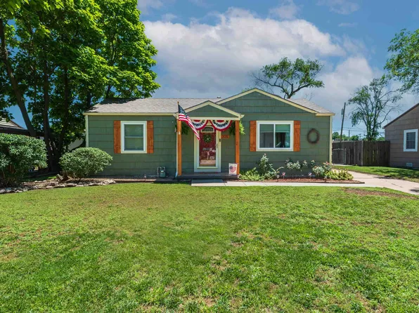 325 E Alice St, Haysville, KS 67060