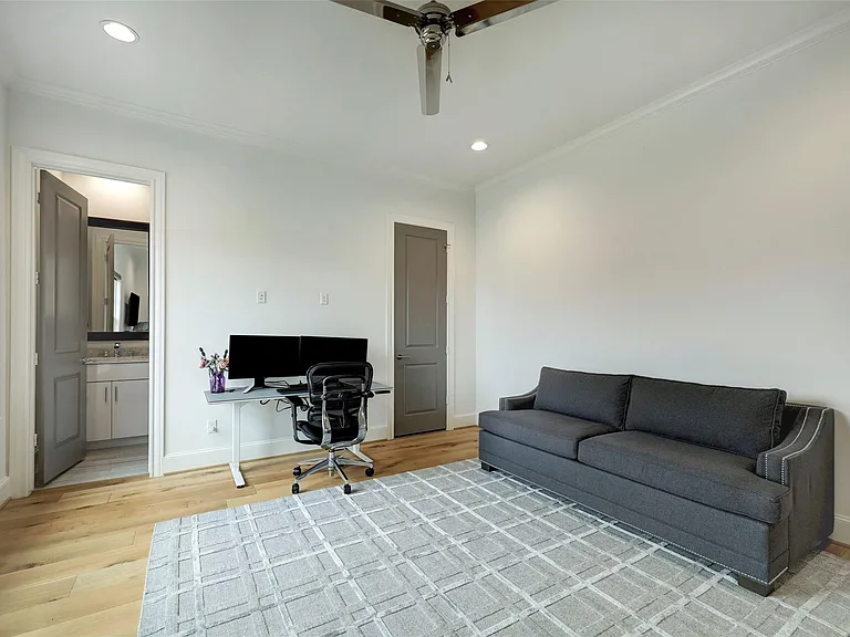 1147 Castellina Ln — Photo 21