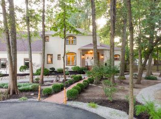 11511 Cedardale Rd, Anchorage, KY 40223