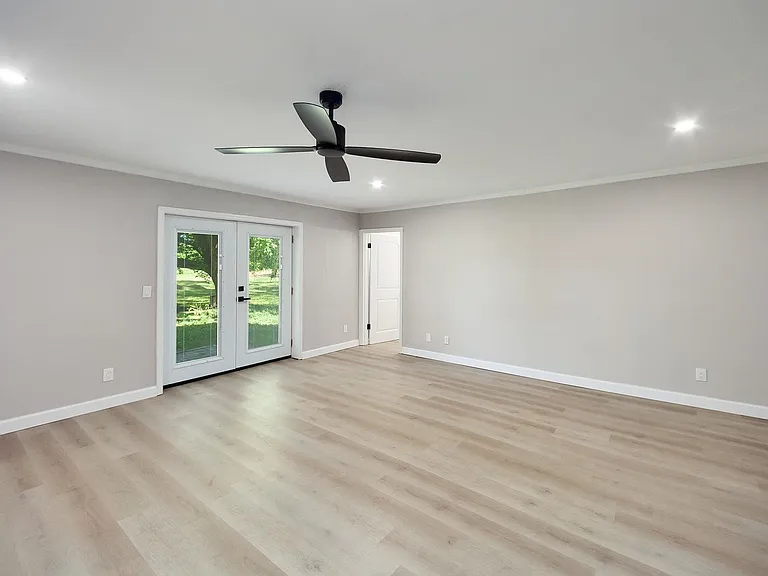 90 Shaw Ln — Photo 25