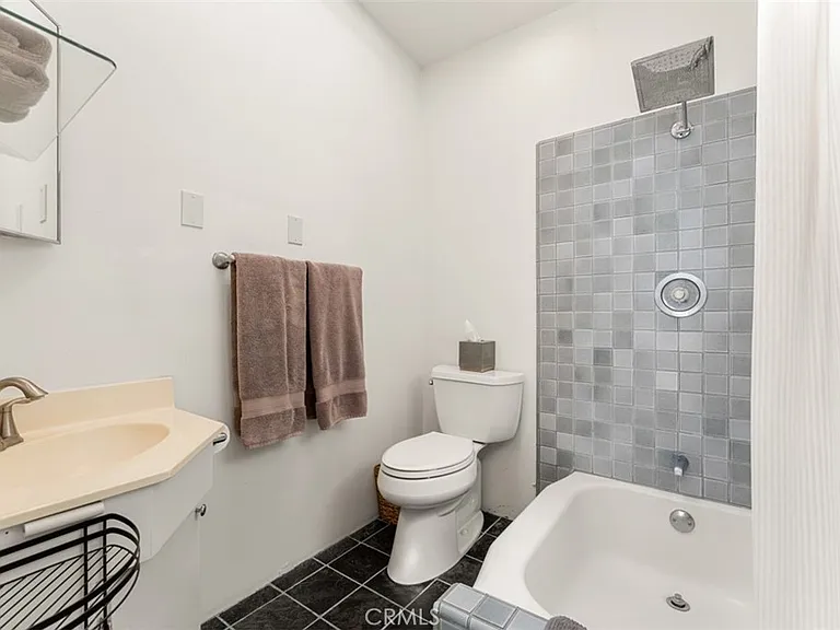 500 Mountain Rd — Photo 28