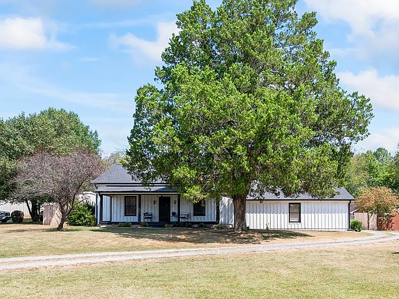2nd image of 104 Brooklawn Dr