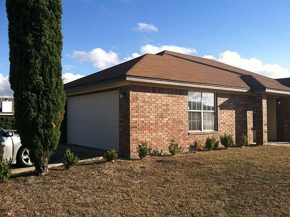 2nd image of 3600 Julia Ln