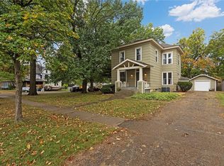 1019 8th St, Baldwin City, KS 66006
