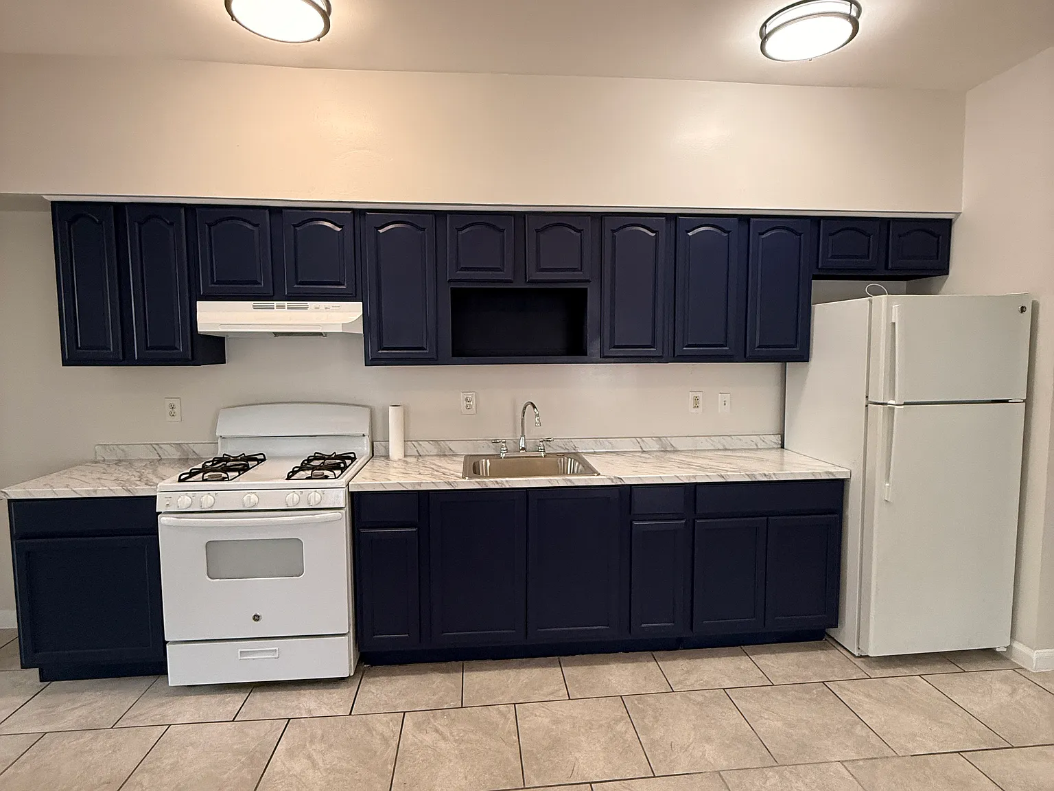 2 bed, 1100 sqft, $1,750 — Photo 1