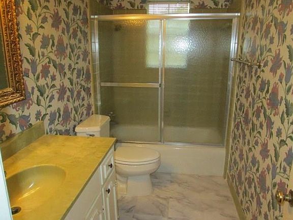 3rd image of 329 Bamboo Dr