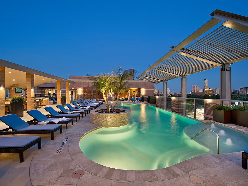 Gables Tanglewood Rooftop Swimming Pool