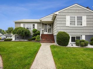 29 Kruger Ct, Clifton, NJ 07013