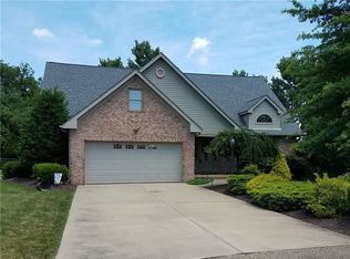 2110 Crestwood Dr, Mc Donald, PA 15057