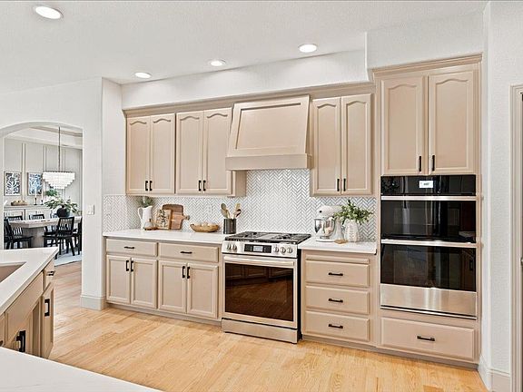 2nd image of 2861 Osborne Rd