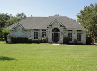 116 Coleman Dr, Angleton, TX 77515