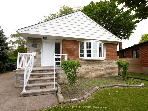 25 Allonsius Dr, Toronto, ON M9C 3N4