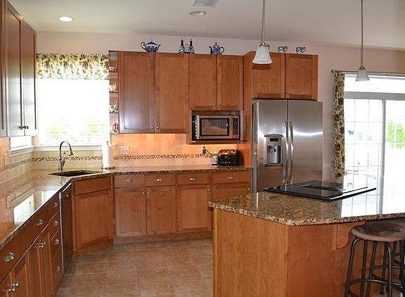 5th image of 860 Garden Ct