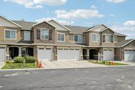 Halstead Dr-S2507-001.jpg