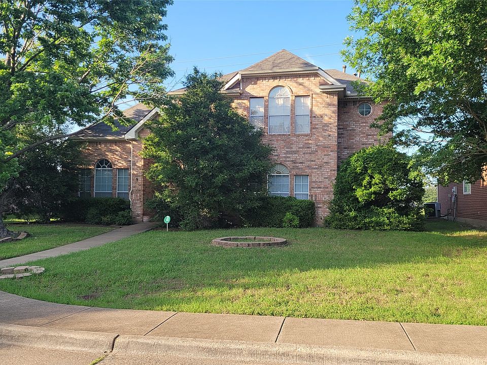 1st image of 108 Circle Creek Dr