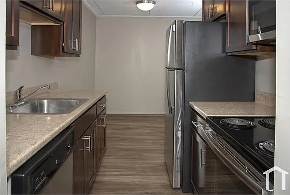 2200 Blaisdell Ave #21 — Photo 9