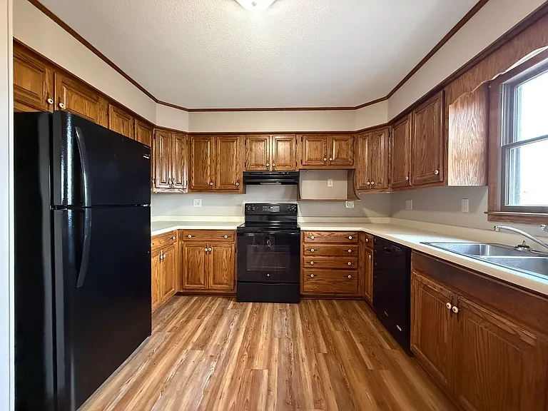 1111 Fairview Rd — Photo 8