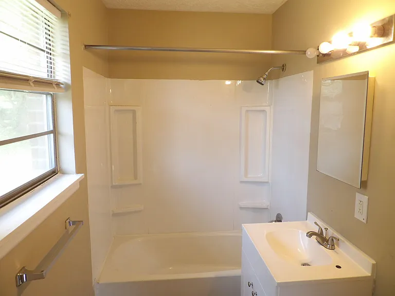 720 Woodland Ave #7 — Photo 30