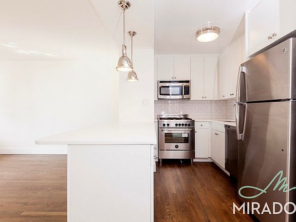 4th image of 330 E 39th St APT 35R