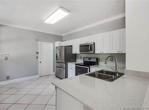NEW Kitchen, NEW Appliances, NEW Bathrooms - Best Schools in Weston