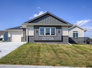 20706 Ellison Ave, Elkhorn, NE 68022