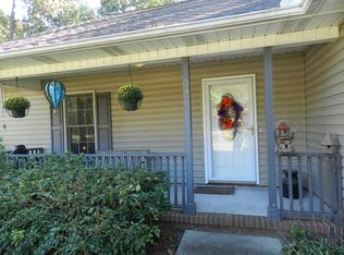 901 Wood Dr, Richlands, NC 28574