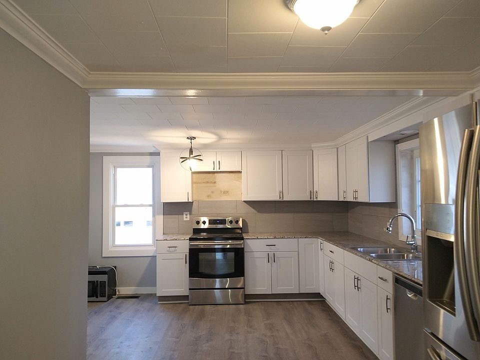 70 Elm St, Agawam, MA 01001 Zillow