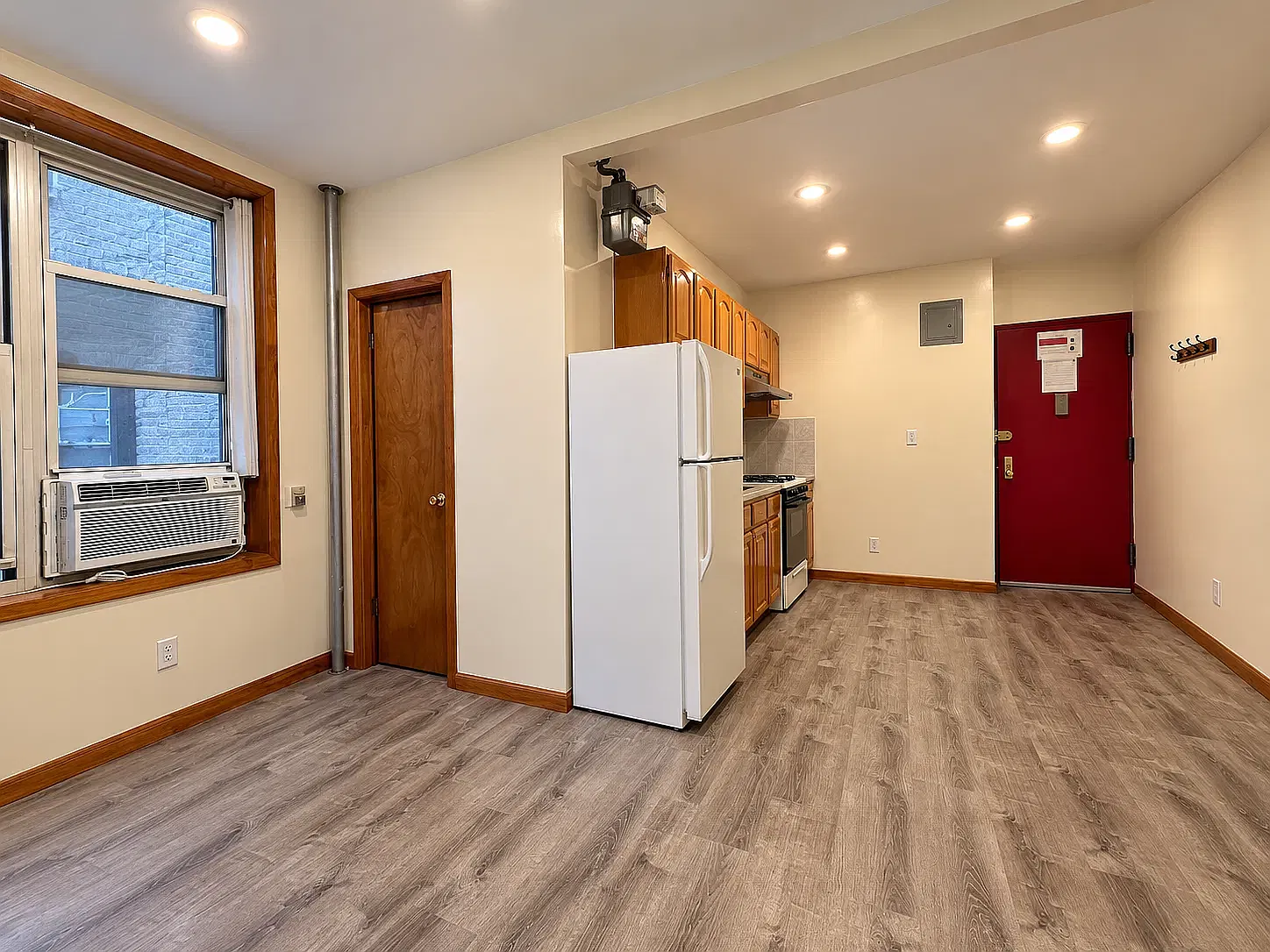 95 Elizabeth Street — Photo 2