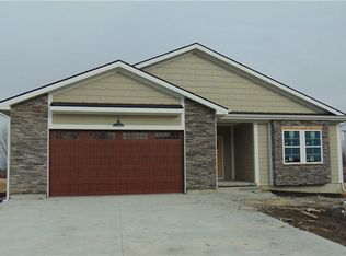 2909 Canyon Way, Harrisonville, MO 64701
