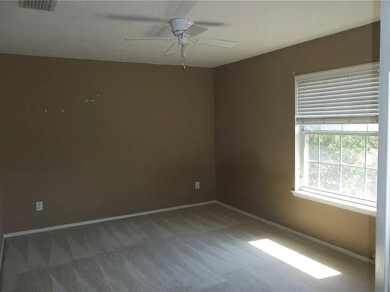 2820 Deer Ridge Dr — Photo 7