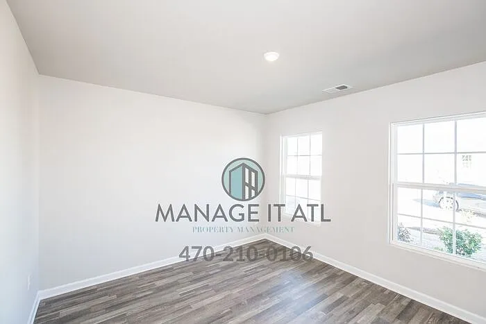 204 Indian River Dr — Photo 4