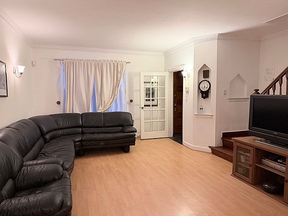 2nd image of 4818 38th St