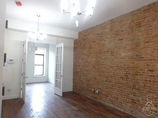 Rented by Blue Egg Realty Corp | media 25