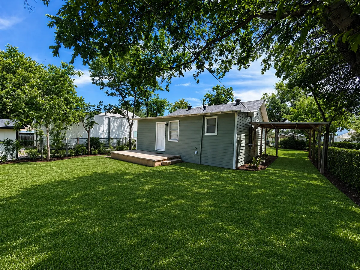 Building Photo - 2517 Gould Ave