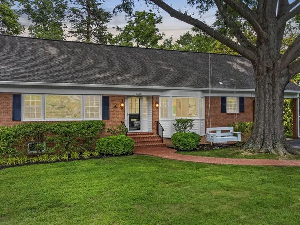 2628 Stirrup Ln, Alexandria, VA 22308