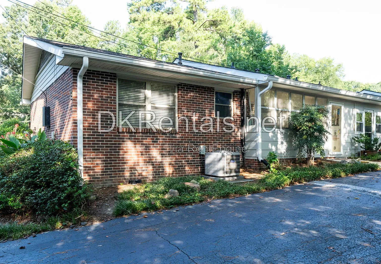 2 bed, 1.0 bath, 900 sqft, $1,795 — Photo 3