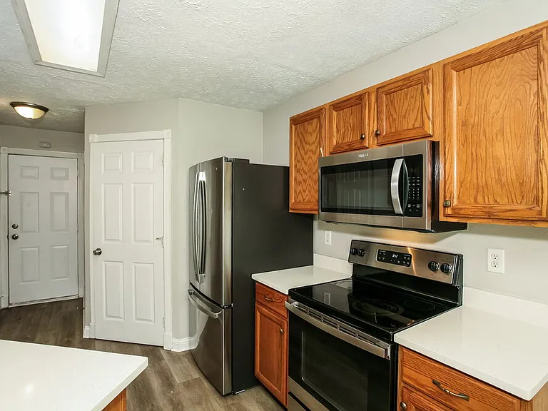 4487 Connaught East Dr — Photo 8