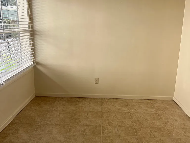 20970 Chester St — Photo 5