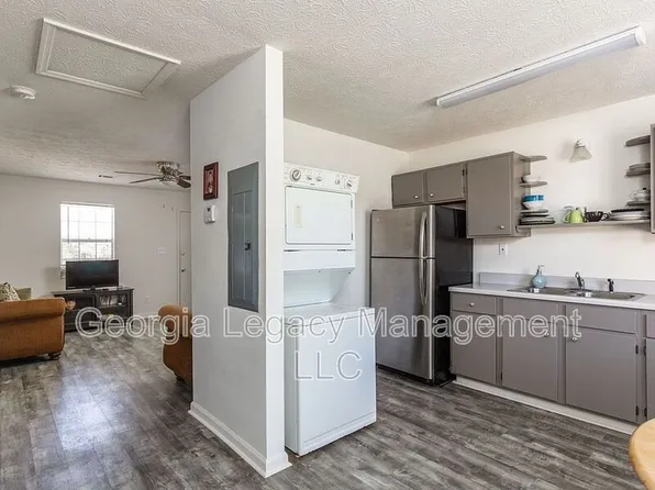 1952 Faulkner Dr, Commerce, GA 30529