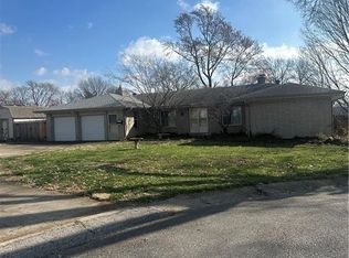 9716 E 26th St, Independence, MO 64052